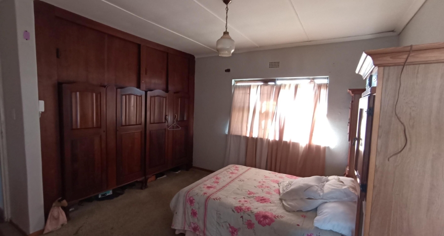 3 Bedroom Property for Sale in Louwville Western Cape